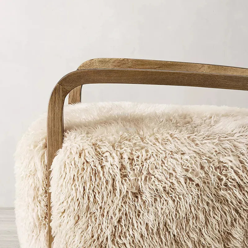 Fotel Es Caragolí – śródziemnomorski spokój i design