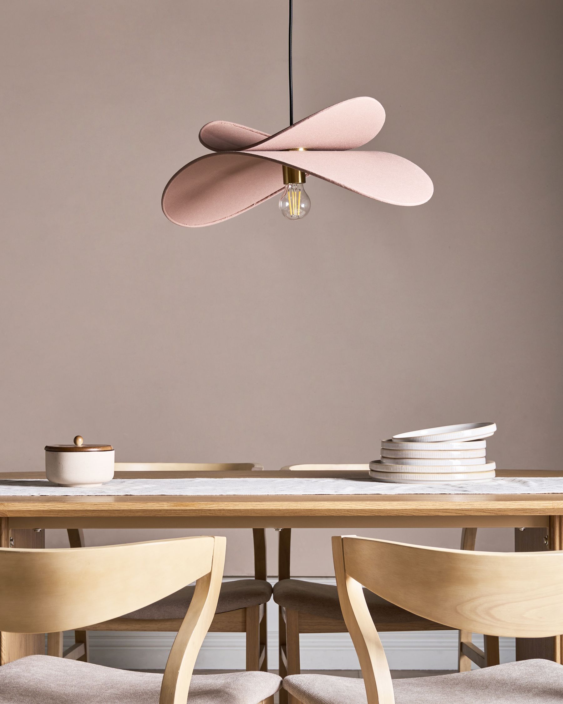 Lampa wisząca „Orla” – len, jasnobrązowa