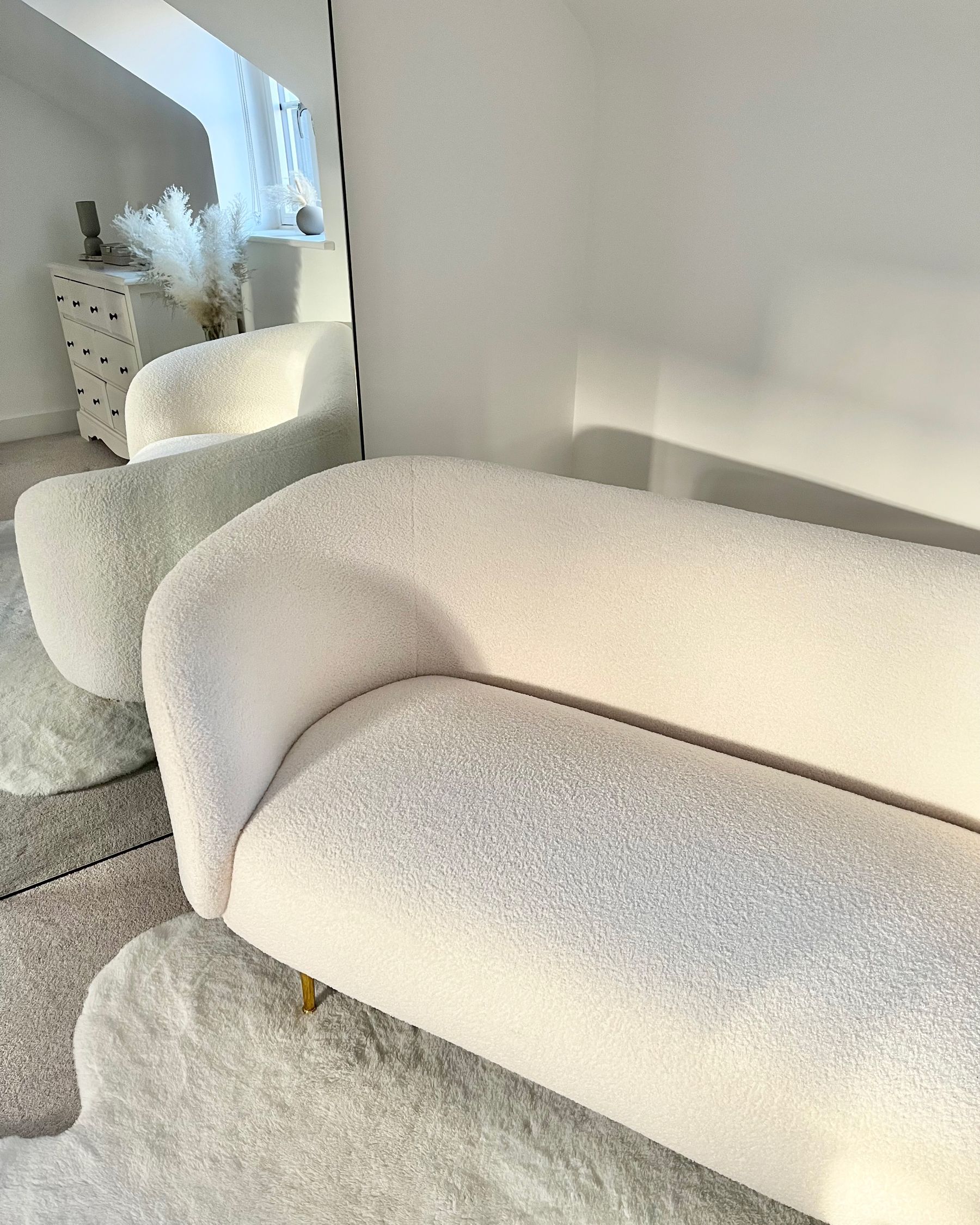 Sofa dla 2 osób NORDEN Boucle Biały