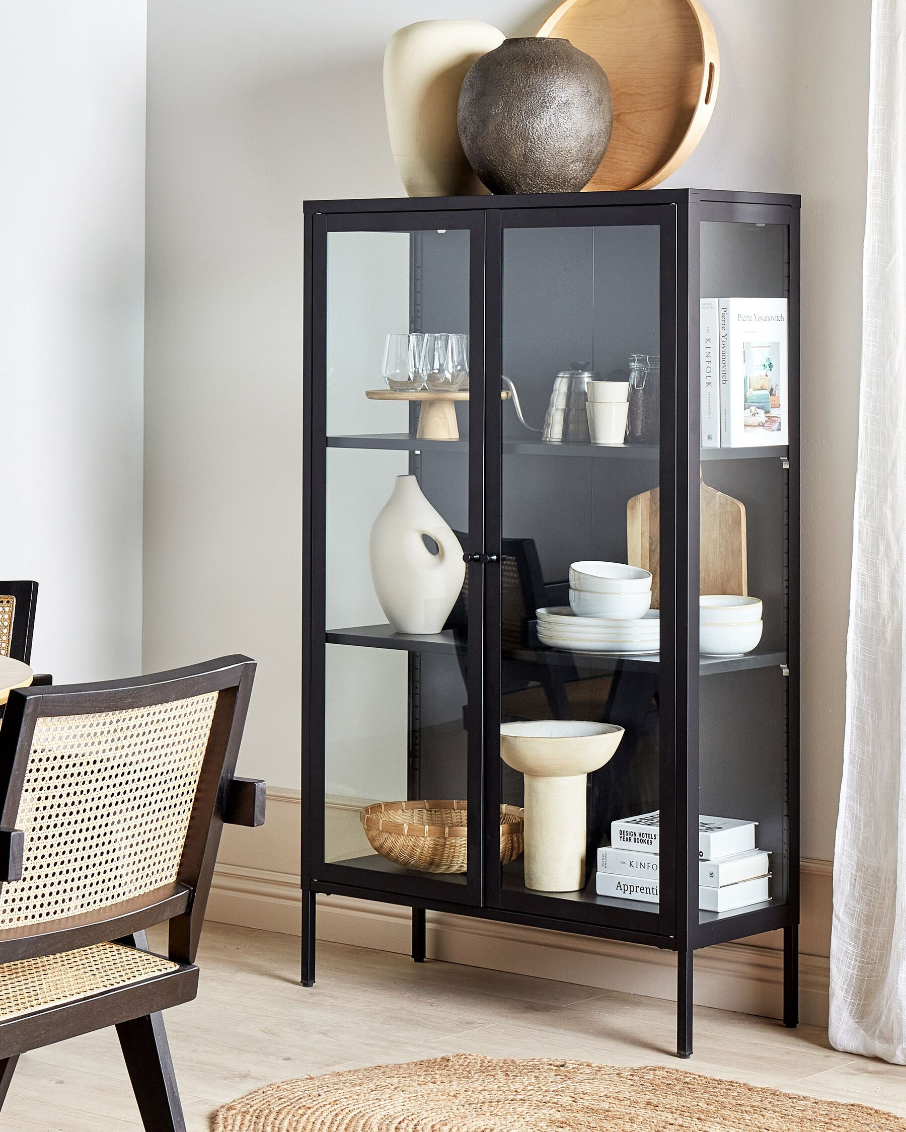Witryna „Arden” – szklana gablota metalowa 90 cm, czarna